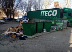 Мусор в Таганроге где угодно, но не в контейнере 