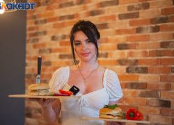 Конкурсантка «Мисс Блокнот Таганрог-2023» Карина Овчаренко о себе: «Такую красотку на кухне не увидишь!»