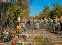 В Таганроге запустят дополнительный транспорт на кладбища в поминальные дни