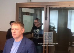 Блогера, оскорбившего военных, заключили под стражу 