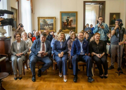 Министр культуры открыла выставку к юбилею Петра I в Таганроге