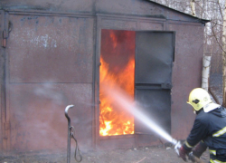 Гаражи продолжают гореть, на этот раз - под Таганрогом