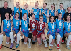 Таганрогские волейболистки выполнили нормативы КМС и стали чемпионками