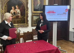 Без билетов и дресс-кода: в МФЦ открылась виртуальная выставка из фондов Таганрогского художественного музея