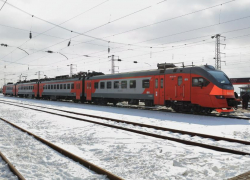 На электричках Таганрог-Ростов снизился пассажиропоток, но жители "Андреевского" ездят на них в центр города