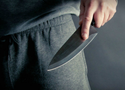 Бессвязно бормотавший что-то под нос мужчина нападал на женщин с ножом в Таганроге