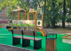 В Таганроге дворовые территории приводят в порядок