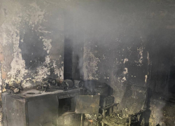 Мужчина погиб, женщина выпрыгнула в окно - смертоносный пожар под Таганрогом предвещали скачки напряжения в сети 