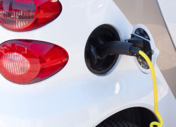 Путешественники в Крым могут зарядить свои электромобили в Таганроге