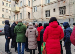 Десятки разбитых окон: комиссия оценила ущерб после вчерашней атаки дронов на Таганрог