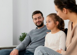 О дополнительных мерах поддержки приёмных родителей в Таганроге и Ростовской области 