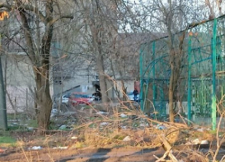 "Горы мусора вместо чеховских историй": гости Таганрога шокированы загаженными дворами