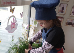 Детсадовцы выращивают урожай в пригороде Таганрога - первая зелень собрана