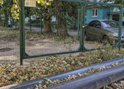 Жуткий смрад и дети могут пораниться: трубы-времянки отравляют жизнь таганрожцев на Тольятти