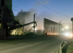 «Вот такой гадостью нас травят»: таганрожцы пожаловались на пыльные тучи на ул. Адмирала Крюйса