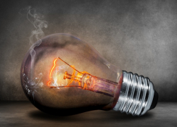 Таганрожцам снова отключили электричество до вечера