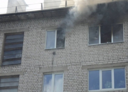 В Таганроге на улице Пальмиро Тольятти случился пожар в «пятиэтажке»