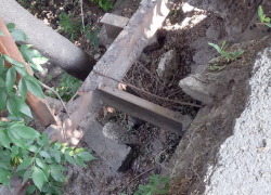 Мост на севере Таганрога обветшал и осыпается 