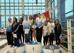 Юные таганрожцы устроили волшебное шоу под водой в Воронеже