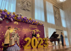 Талантливые выпускники Таганрога побывали на губернаторском балу 