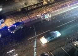 Перебегавшего дорогу мужчину насмерть сбила легковушка в Таганроге