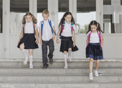 Летом готовят не только сани, но и ребёнка к школе