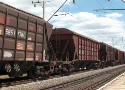 Под грузовой поезд затянуло 59-летнего таганрожца
