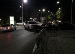 В Таганроге «ВАЗ» и иномарка не заметили друг друга на дороге
