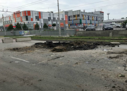 В  Таганроге коллектор вновь напомнил о себе новыми прорывами и вонью в центре города 