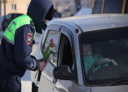 «Прижмитесь к обочине и остановите машину»: сотрудники ГИБДД Таганрога провели акцию