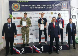 Таганрогские гиревики-тяжеловесы привезли городу золотые медали