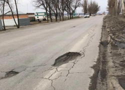 Таганрогская дорога не отпускает водителей из города  – лишает их колес