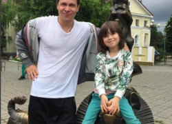 К бабушке: таганрожец Павел Деревянко привез дочь на свою  родину