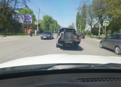 Турбовыбулькиватель или коптильня - гадали водители Таганрога, увидев это  диво  дивное