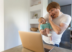 Таганрогские папы могут уйти в отпуск по уходу за ребенком 