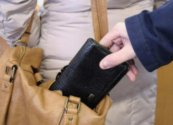 В Таганроге задержали транспортную карманницу