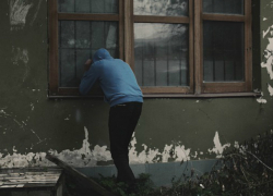 Зрелого возраста таганрожец  украл дорогие детали из оборудования кафе и сдал их на металлолом