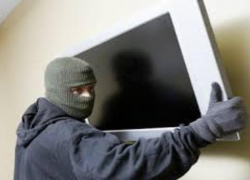 В Таганроге молодой грабитель похитил из квартиры деньги и ценности