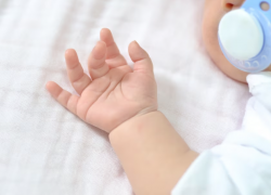 Две двойни родились в июне у таганрогских семей 