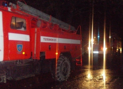 В Таганроге горел хлебопекарный цех и торговый ларек