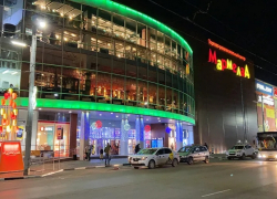 Девушку выгнали под бомбёжку? — власти Таганрога опровергли ЧП в "Мармеладе"