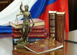 Экс-главу администрации Лакадемоновки обвиняют в мошенничестве