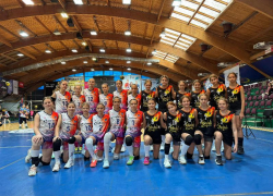 Очутились в тройке лучших: юные таганроженки показали волейбольный мастер-класс на областном марафоне