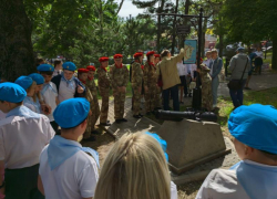 В Таганроге появились две, смотрящие в море, пушки