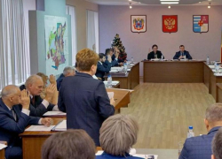 Депутаты Таганрога внепланово собрались, чтобы распределить дополнительные 43 млн рублей