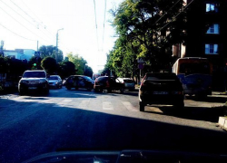 В Таганроге на улице Свободы столкнулись Ford и «Калина»