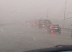 На трассе Ростов-Таганрог выпал град