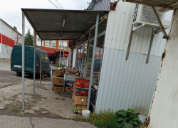 Позорная "достопримечательность": автохлам встречает на въезде в Таганрог