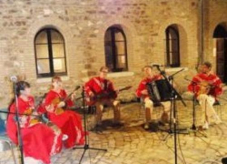 Таганрогский ансамбль «Лель» вновь пригласили на фестиваль во Францию