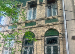 Оконная компания заменит повреждённые при взрыве стеклопакеты 